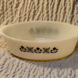 Anchor Hocking Fire King 1 1/2 Qt Meadow Green Casserole Dish